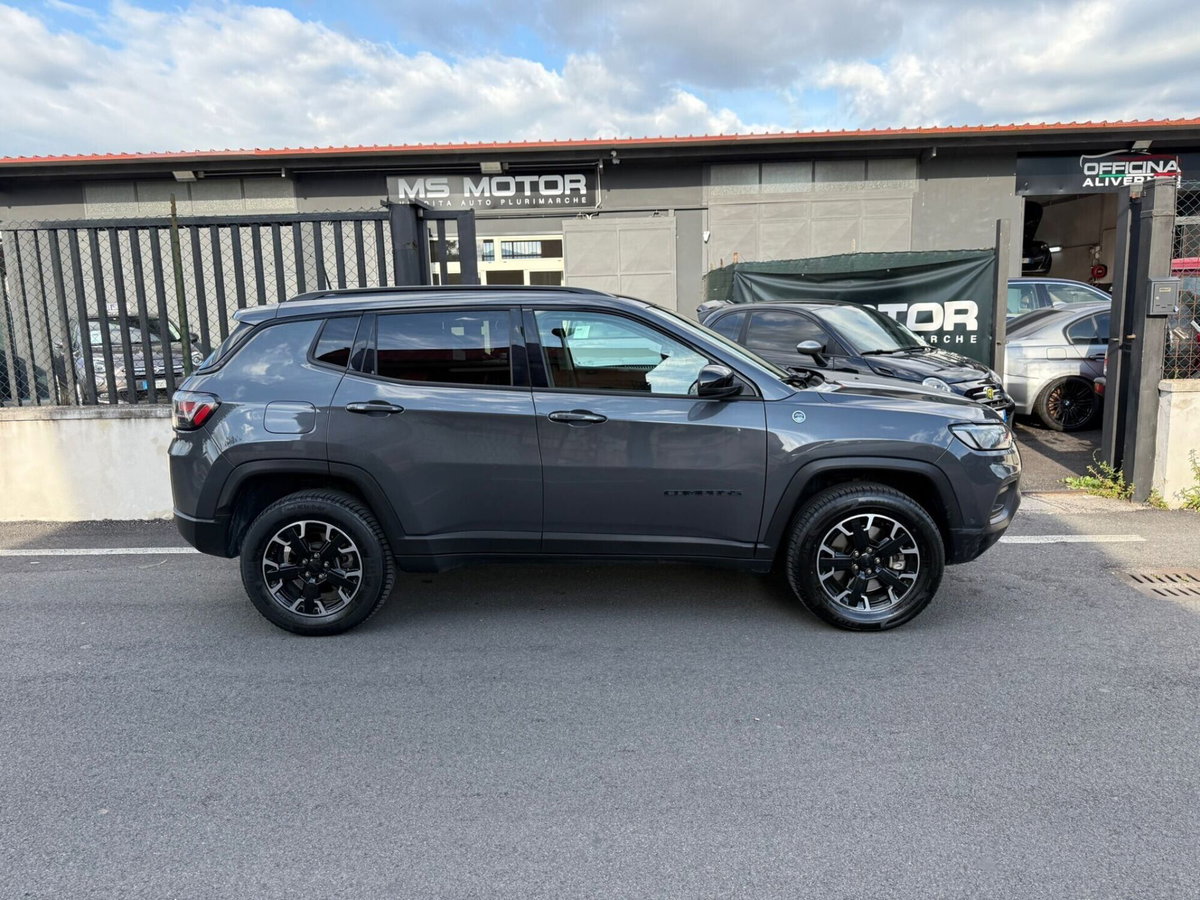 Jeep Compass 1.3 T4 240CV PHEV AT6 4xe Trailhawk (3)