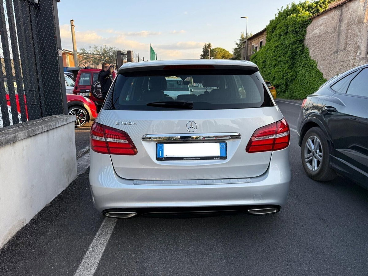 Mercedes-Benz Classe B 180 d Automatic Sport (7)