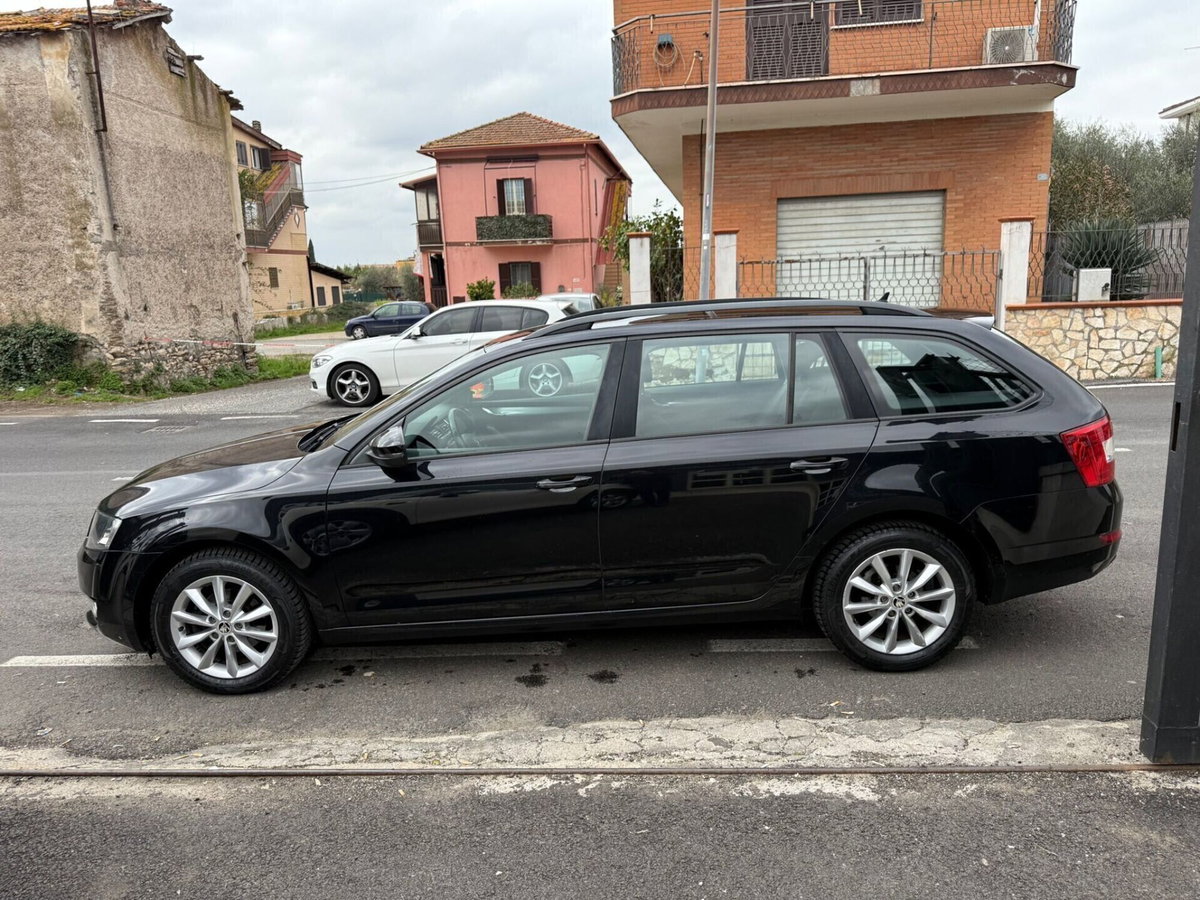 Skoda Octavia Station Wagon 1.6 TDI CR 105 CV Wagon Elegance (16)