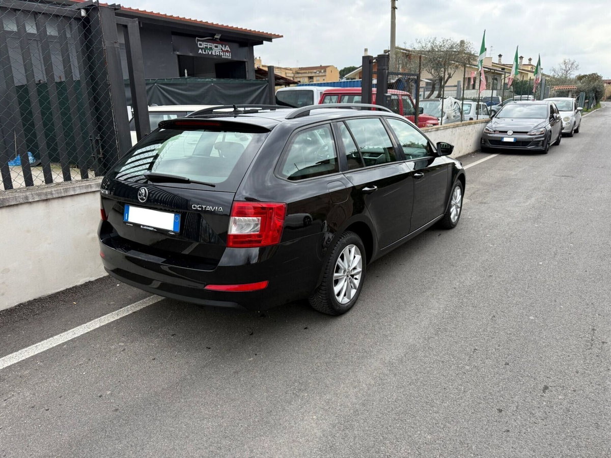 Skoda Octavia Station Wagon 1.6 TDI CR 105 CV Wagon Elegance (2)