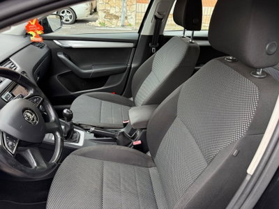 Skoda Octavia Station Wagon 1.6 TDI CR 105 CV Wagon Elegance (4)