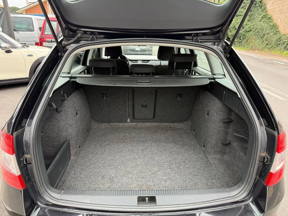 Skoda Octavia Station Wagon 1.6 TDI CR 105 CV Wagon Elegance (8)