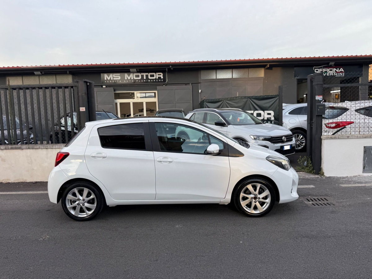 Toyota Yaris 1.5 Hybrid 5 porte Style (3)