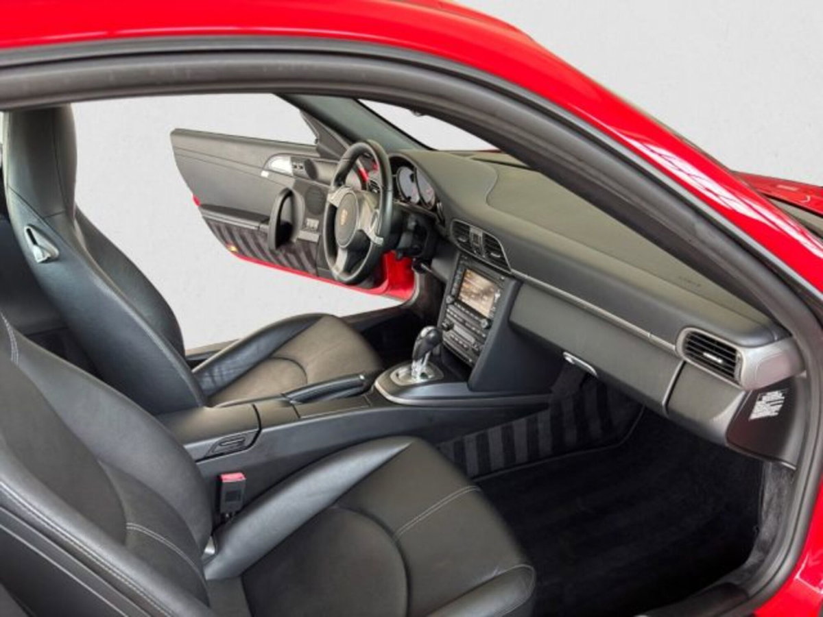 Porsche 911 Coupé Carrera 4 (15)