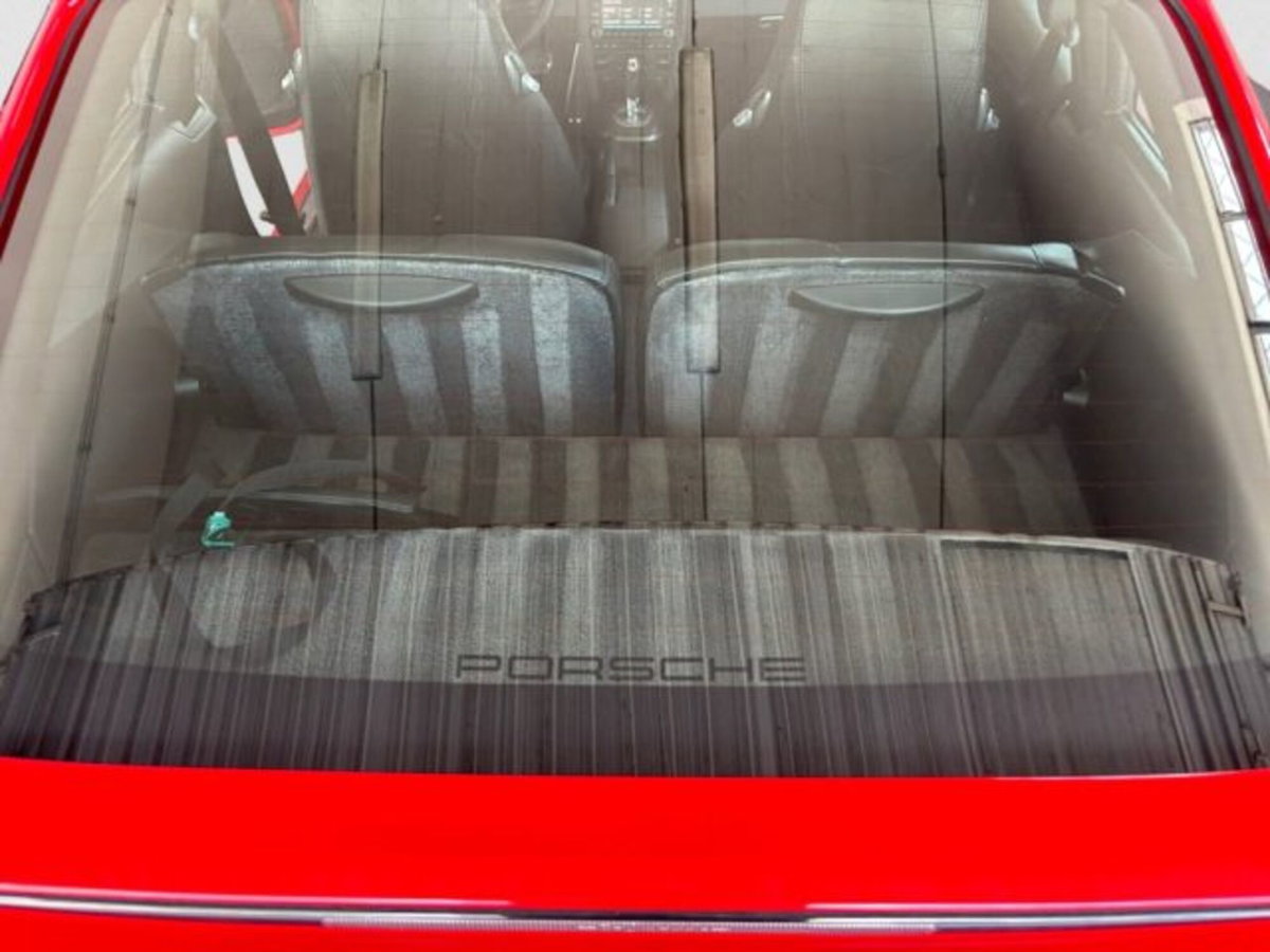Porsche 911 Coupé Carrera 4 (9)