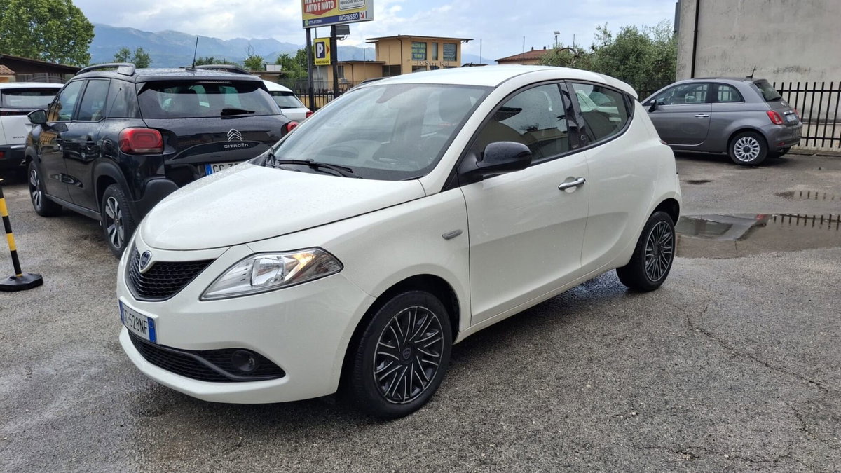 Lancia Ypsilon 1.2 69 CV 5 porte GPL Ecochic Gold