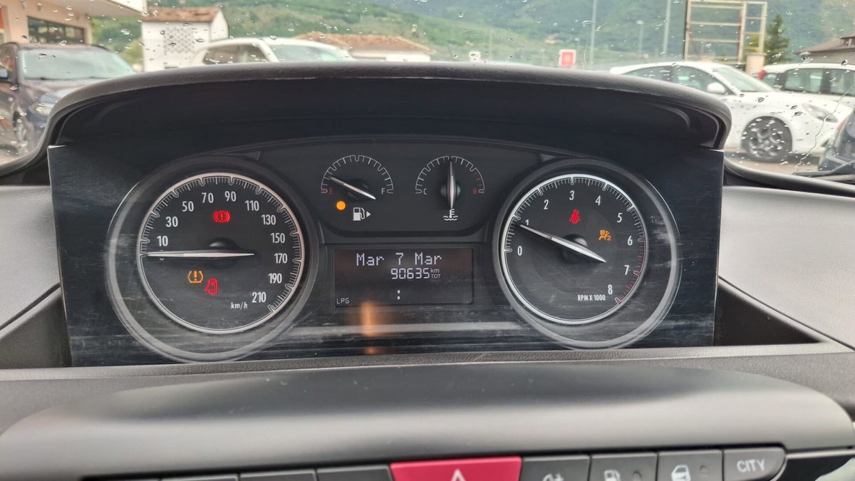 Lancia Ypsilon 1.2 69 CV 5 porte GPL Ecochic Gold (11)