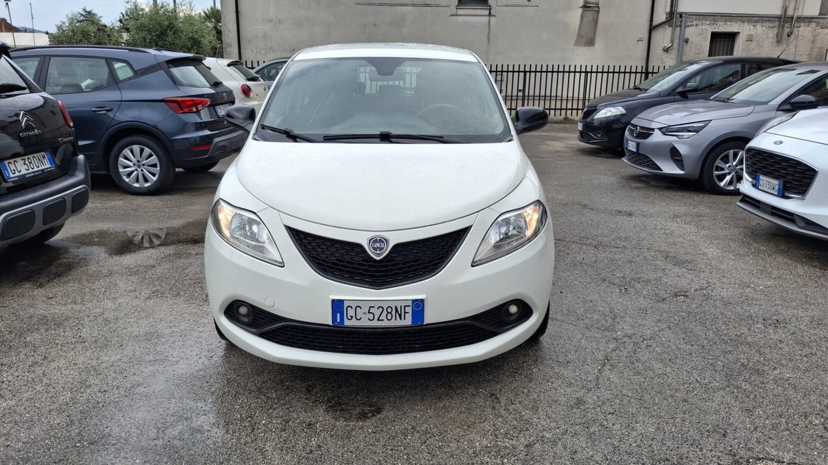 Lancia Ypsilon 1.2 69 CV 5 porte GPL Ecochic Gold (3)
