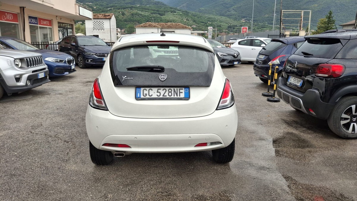 Lancia Ypsilon 1.2 69 CV 5 porte GPL Ecochic Gold (4)