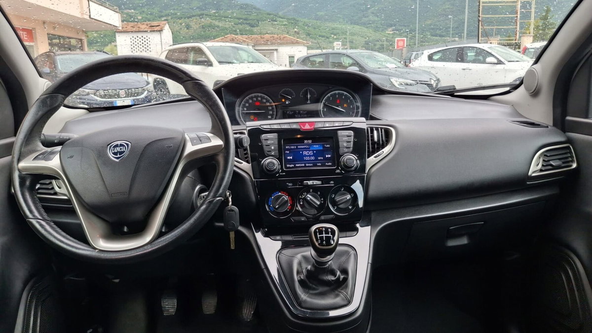 Lancia Ypsilon 1.2 69 CV 5 porte GPL Ecochic Gold (7)