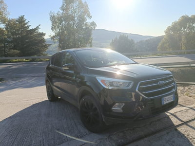 Ford Kuga 2.0 TDCI 150 CV S&S 2WD ST-Line usata