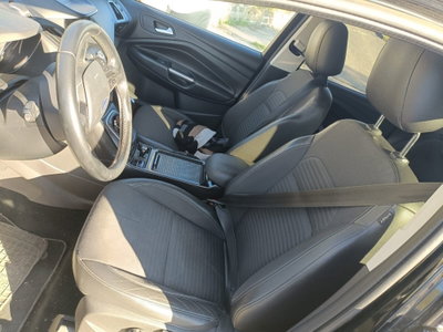 Ford Kuga 2.0 TDCI 150 CV S&S 2WD ST-Line (11)