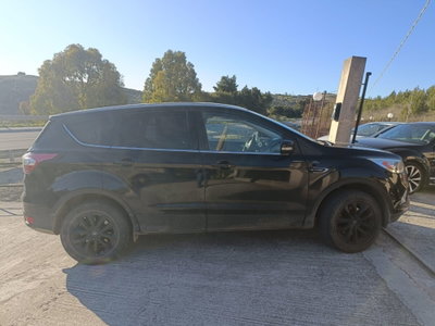 Ford Kuga 2.0 TDCI 150 CV S&S 2WD ST-Line (2)