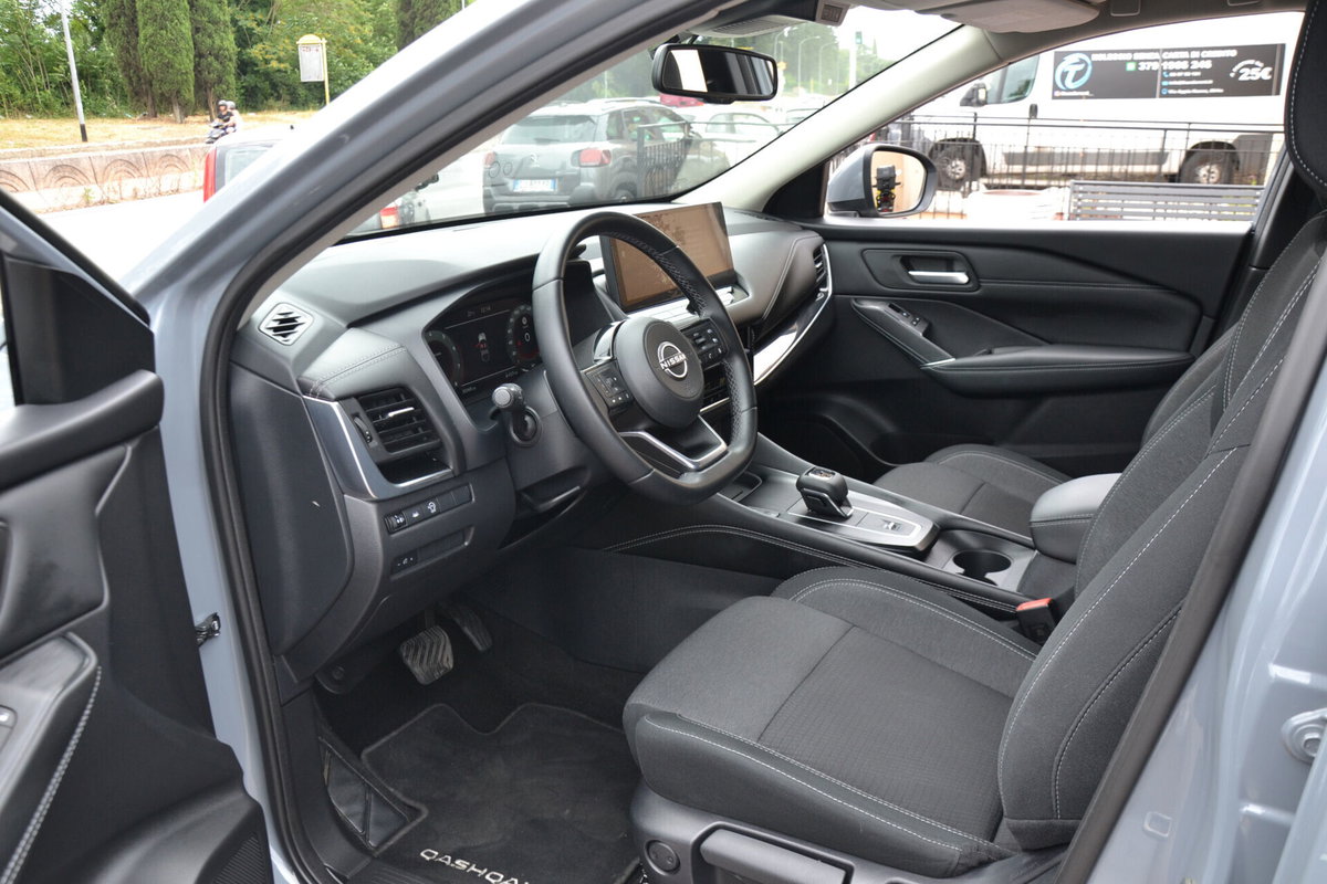 Nissan Qashqai 1.3 mhev N-Connecta 2wd 158cv (6)