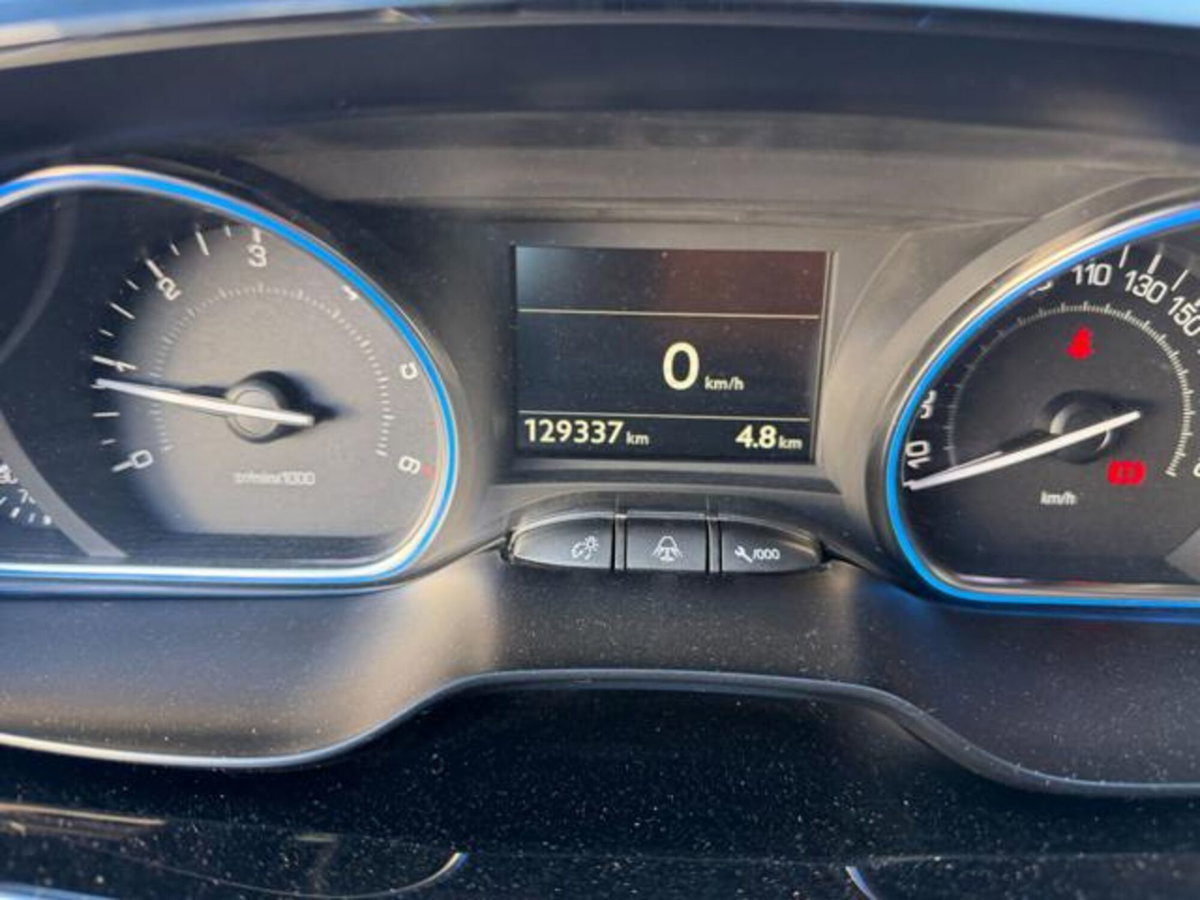 Peugeot 2008 100 Allure (10)
