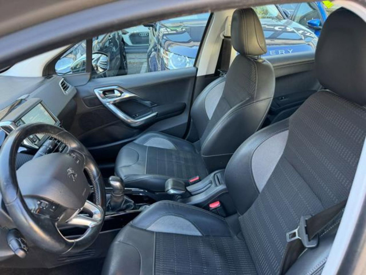 Peugeot 2008 100 Allure (6)