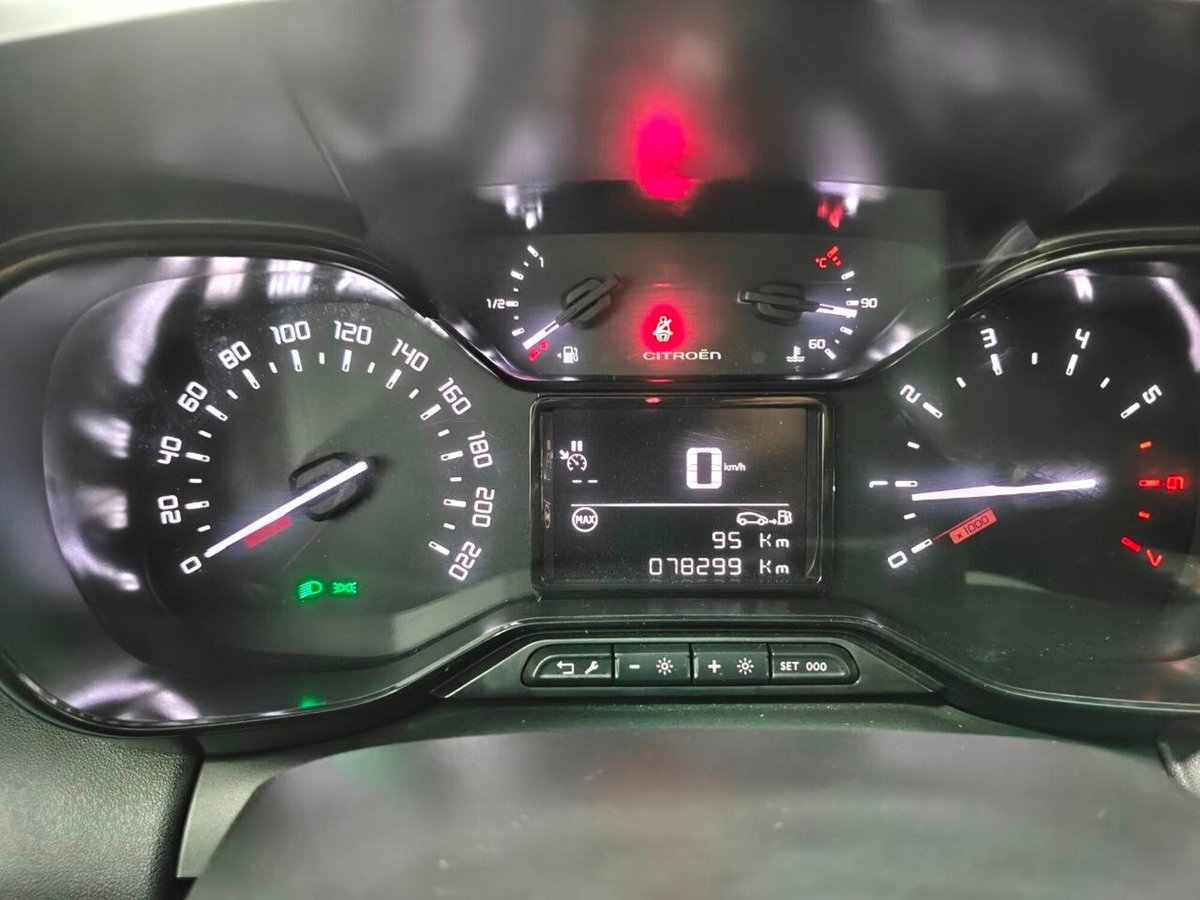 Citroen C3 Aircross BlueHDi 110 S&S Feel (9)