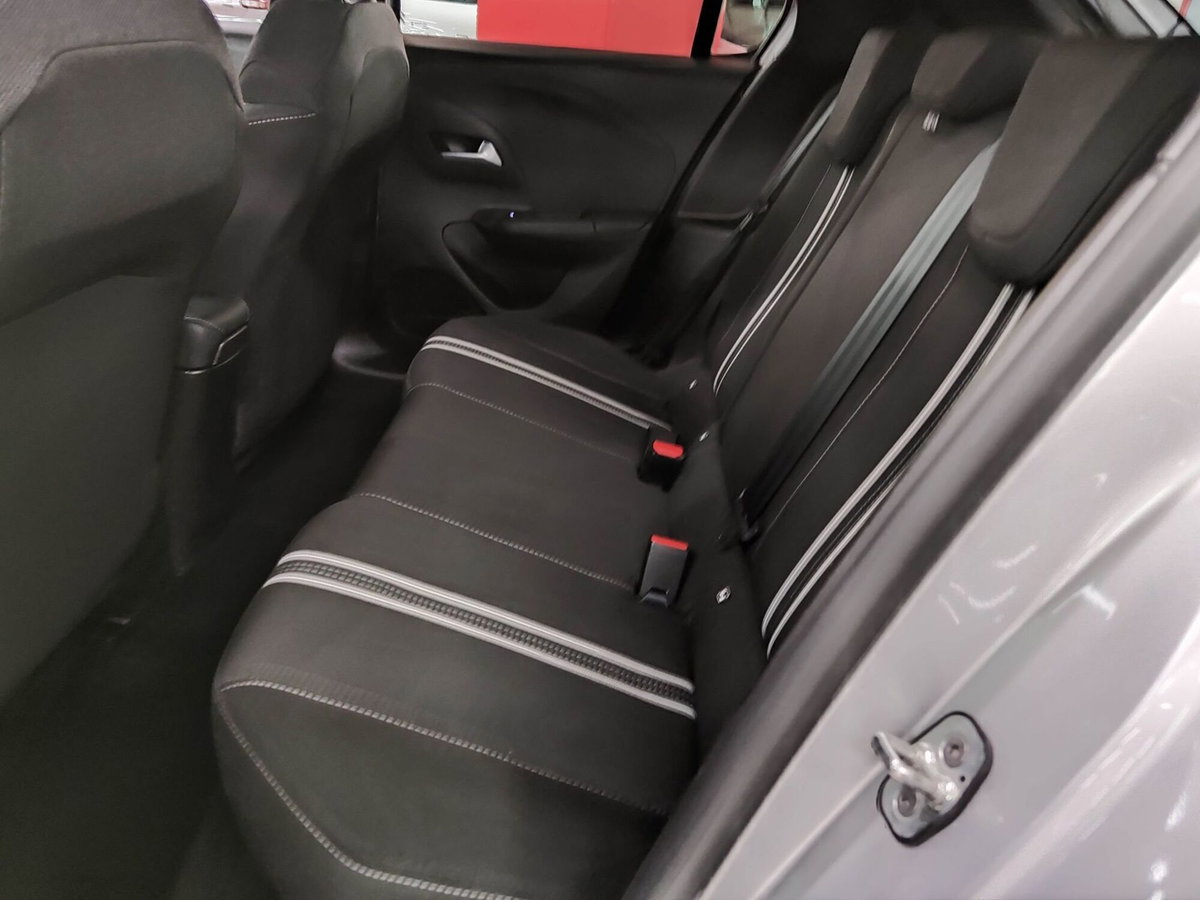 Opel Corsa 1.2 100 CV GS Line (14)