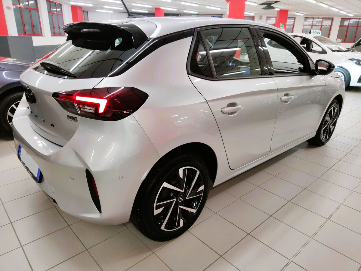 Opel Corsa 1.2 100 CV GS Line (4)