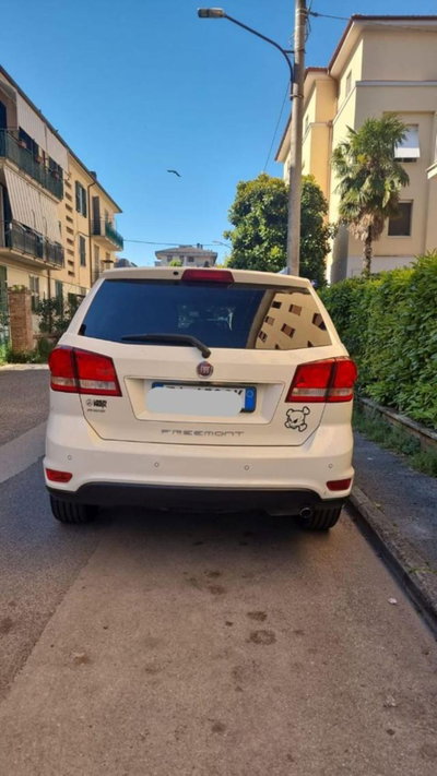 Fiat Freemont 2.0 Mjt 170 CV 4x4 Automatica Lounge (8)