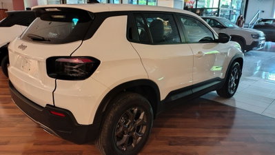 Jeep Avenger 1.2 turbo Longitude fwd 100cv (3)