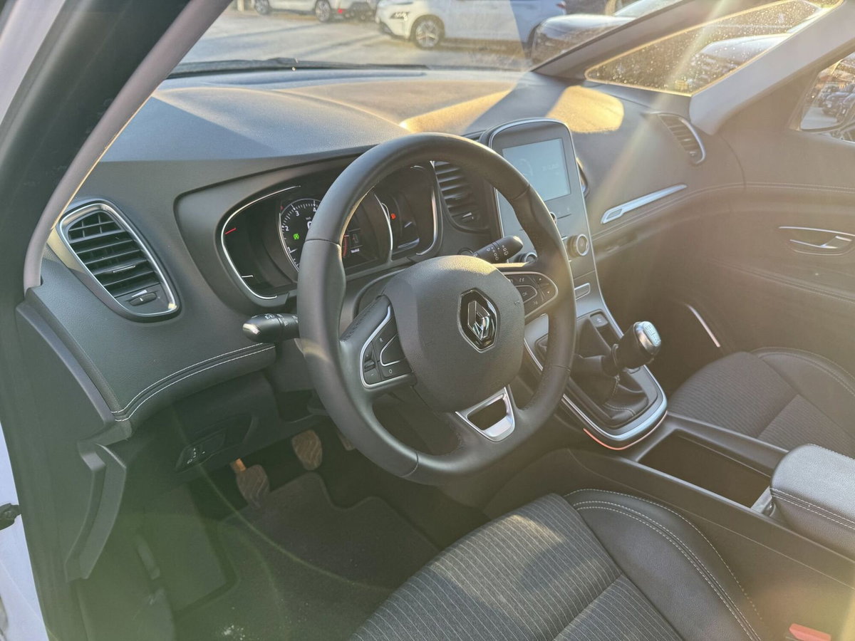 Renault Grand Scénic 1.3 tce Intens 140cv fap (10)