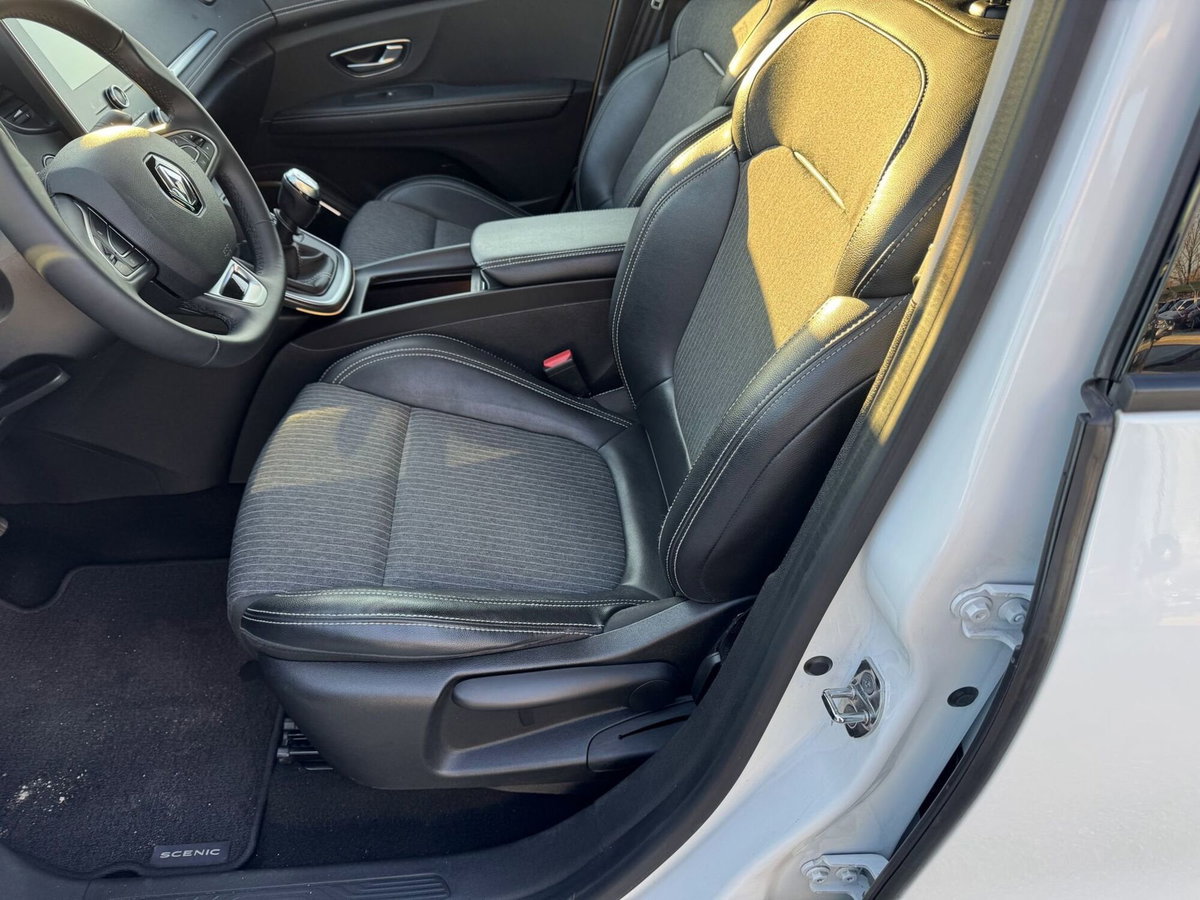 Renault Grand Scénic 1.3 tce Intens 140cv fap (9)