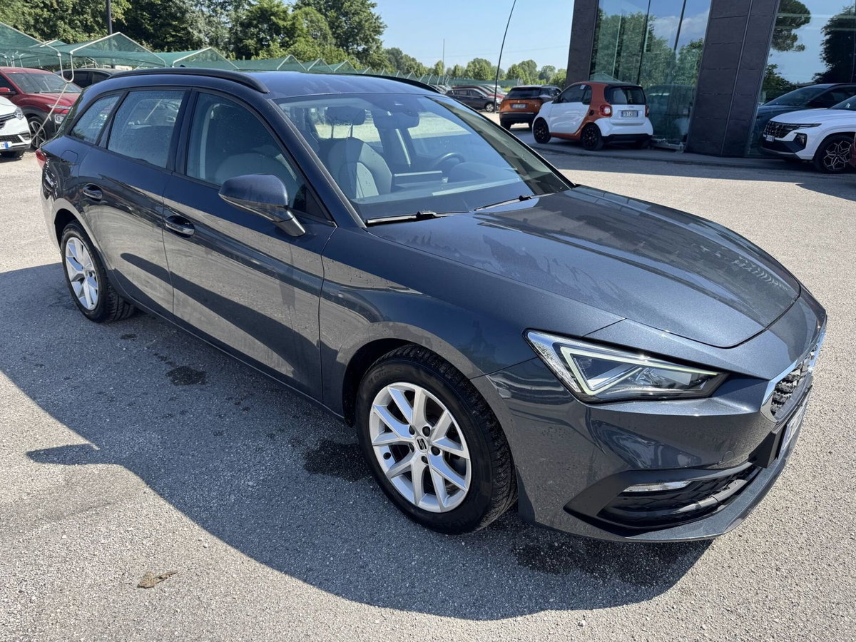 SEAT Leon ST Sportstourer 1.5 eTSI 150 CV DSG Business (7)