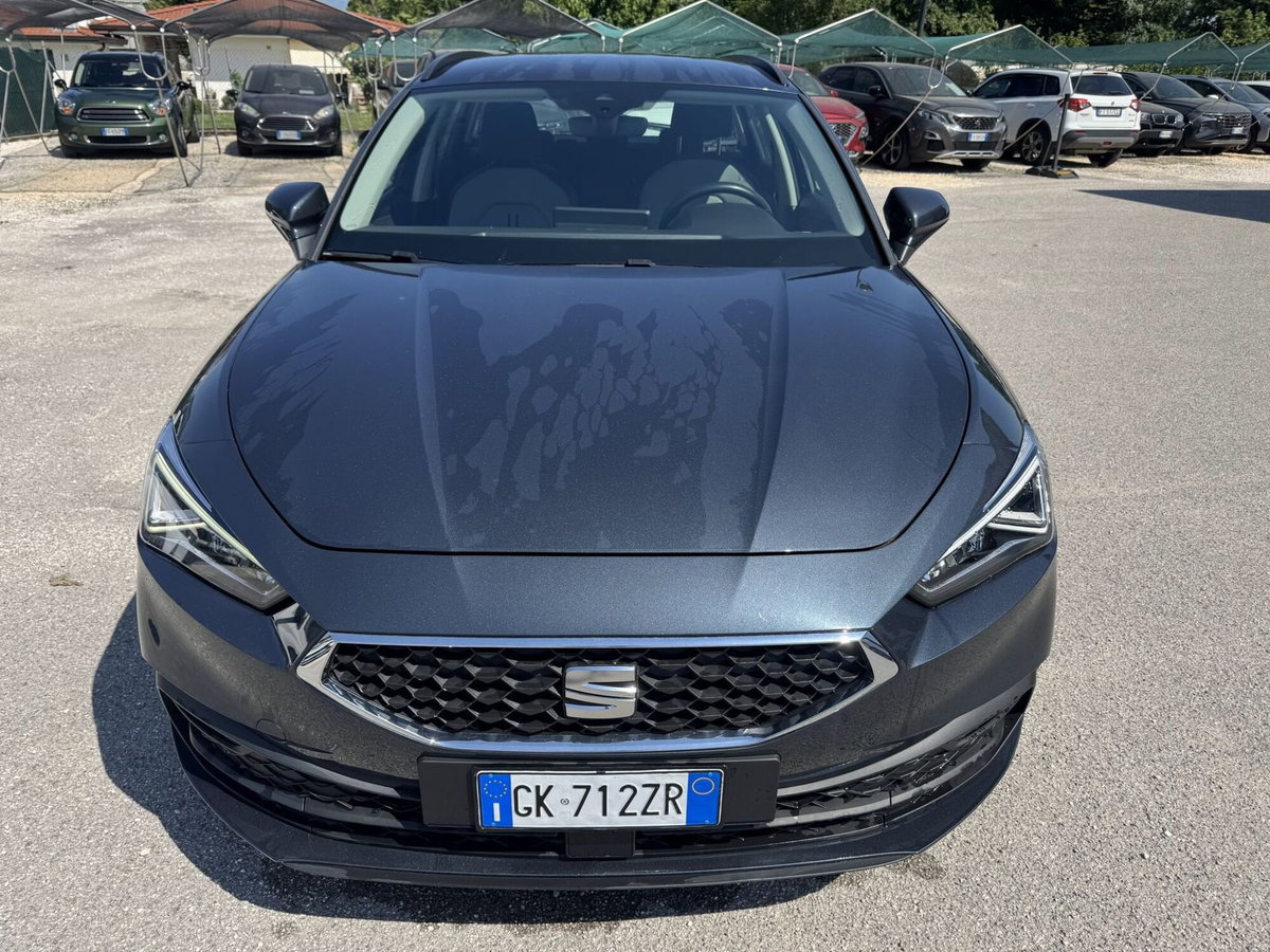 SEAT Leon ST Sportstourer 1.5 eTSI 150 CV DSG Business (8)