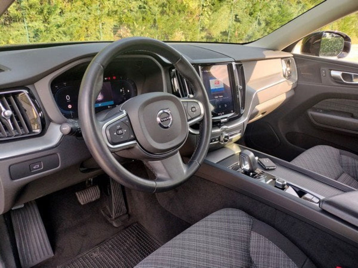 Volvo XC60 B4 automatico Core (14)