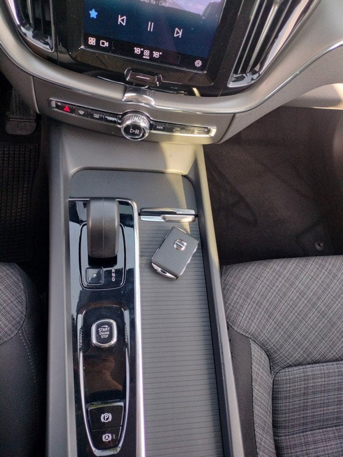 Volvo XC60 B4 automatico Core (18)