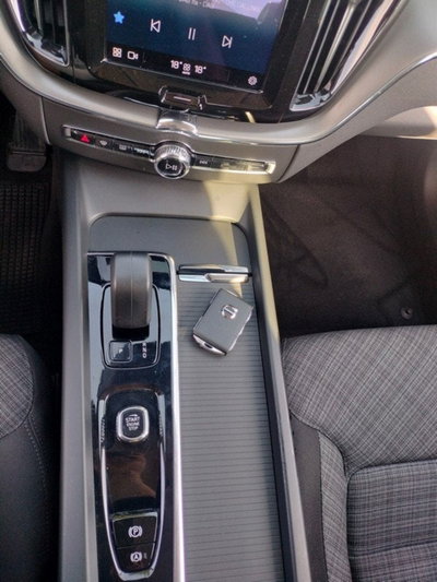 Volvo XC60 B4 automatico Core (18)