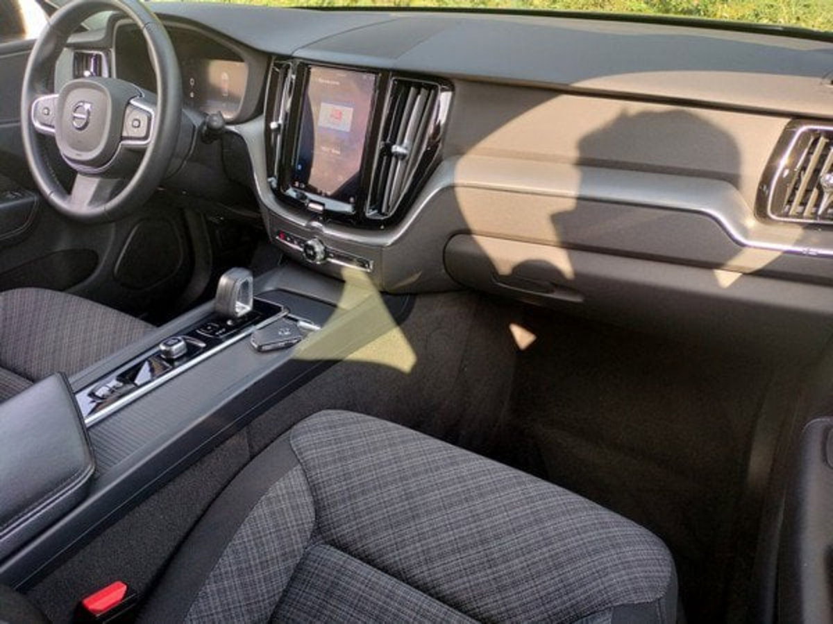 Volvo XC60 B4 automatico Core (19)
