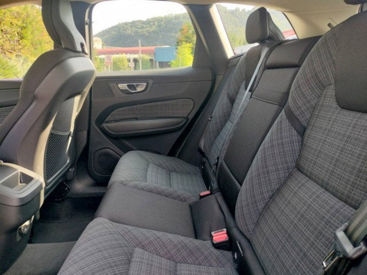 Volvo XC60 B4 automatico Core (20)