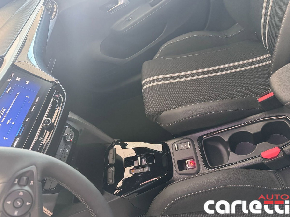 Opel Corsa 1.2 hybrid GS 110cv dct6 (10)