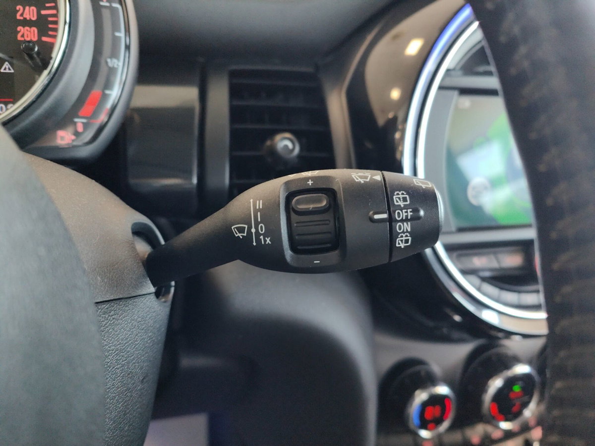 MINI Mini 1.5 Cooper D (17)