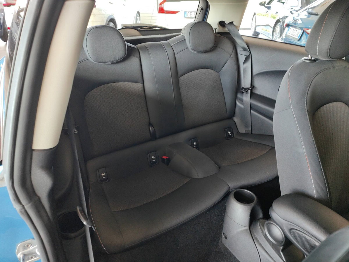MINI Mini 1.5 Cooper D (6)