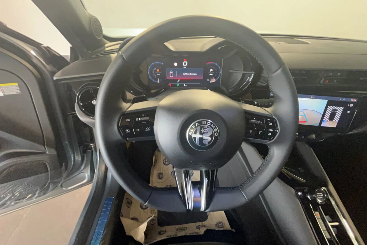 Alfa Romeo Junior 1.2 ibrida Sport Speciale 145cv edct6 (6)