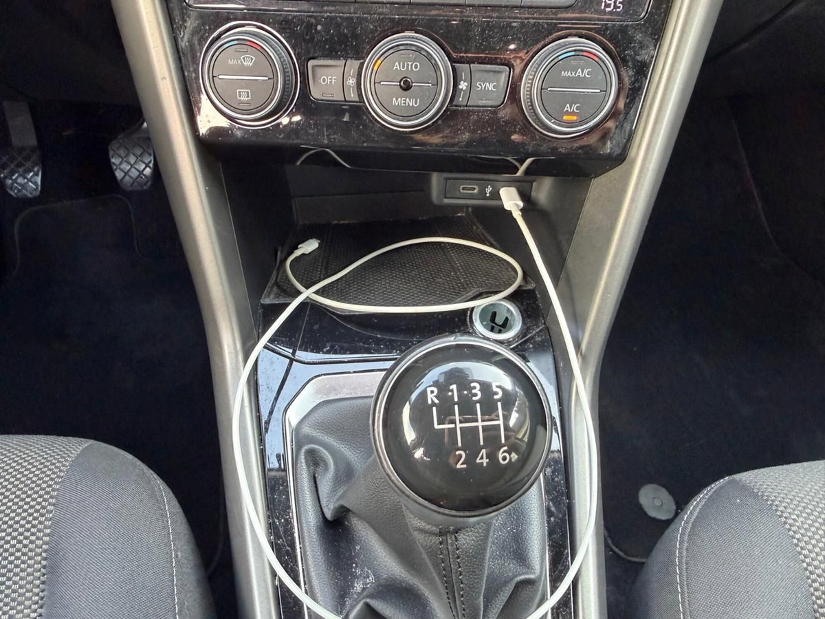 Volkswagen T-Roc 1.0 TSI Style (14)