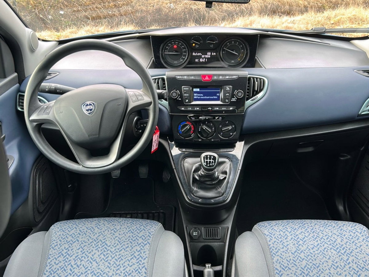 Lancia Ypsilon 1.0 FireFly 5 porte S&S Hybrid Ecochic Silver (11)