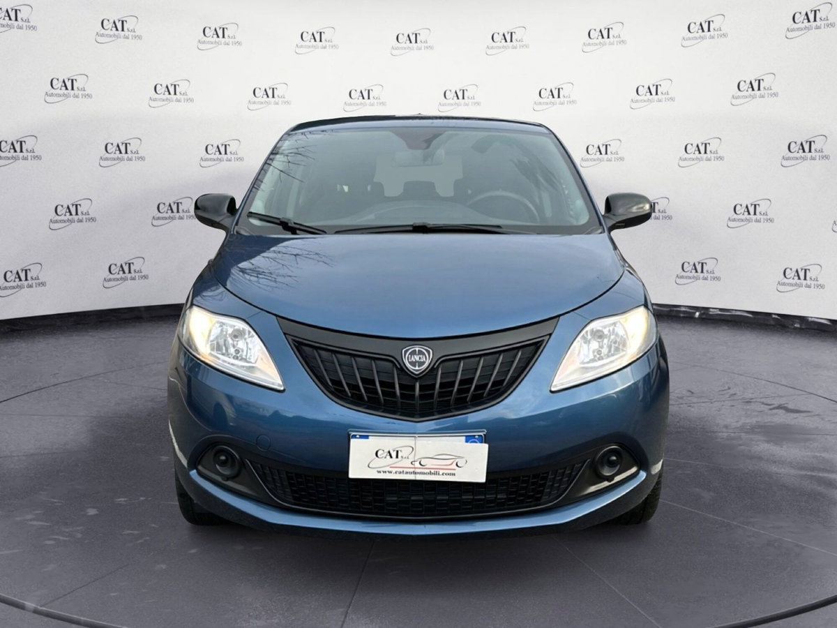 Lancia Ypsilon 1.0 FireFly 5 porte S&S Hybrid Ecochic Silver (2)