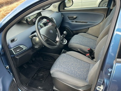Lancia Ypsilon 1.0 FireFly 5 porte S&S Hybrid Ecochic Silver (9)