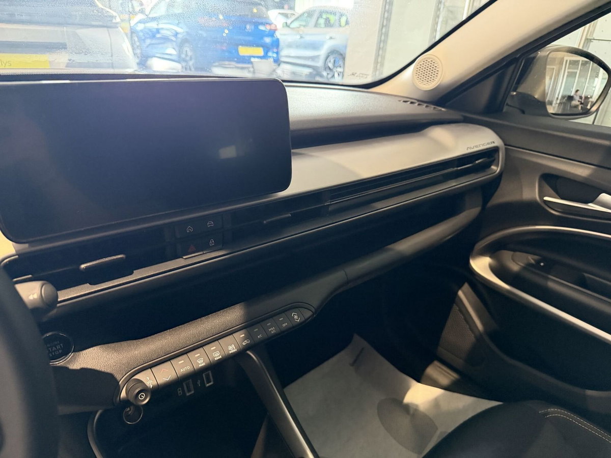 Jeep Avenger 1.2 turbo Summit fwd 100cv (9)