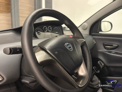 Lancia Ypsilon 1.2 69 CV 5 porte GPL Ecochic Alberta Ferretti (12)