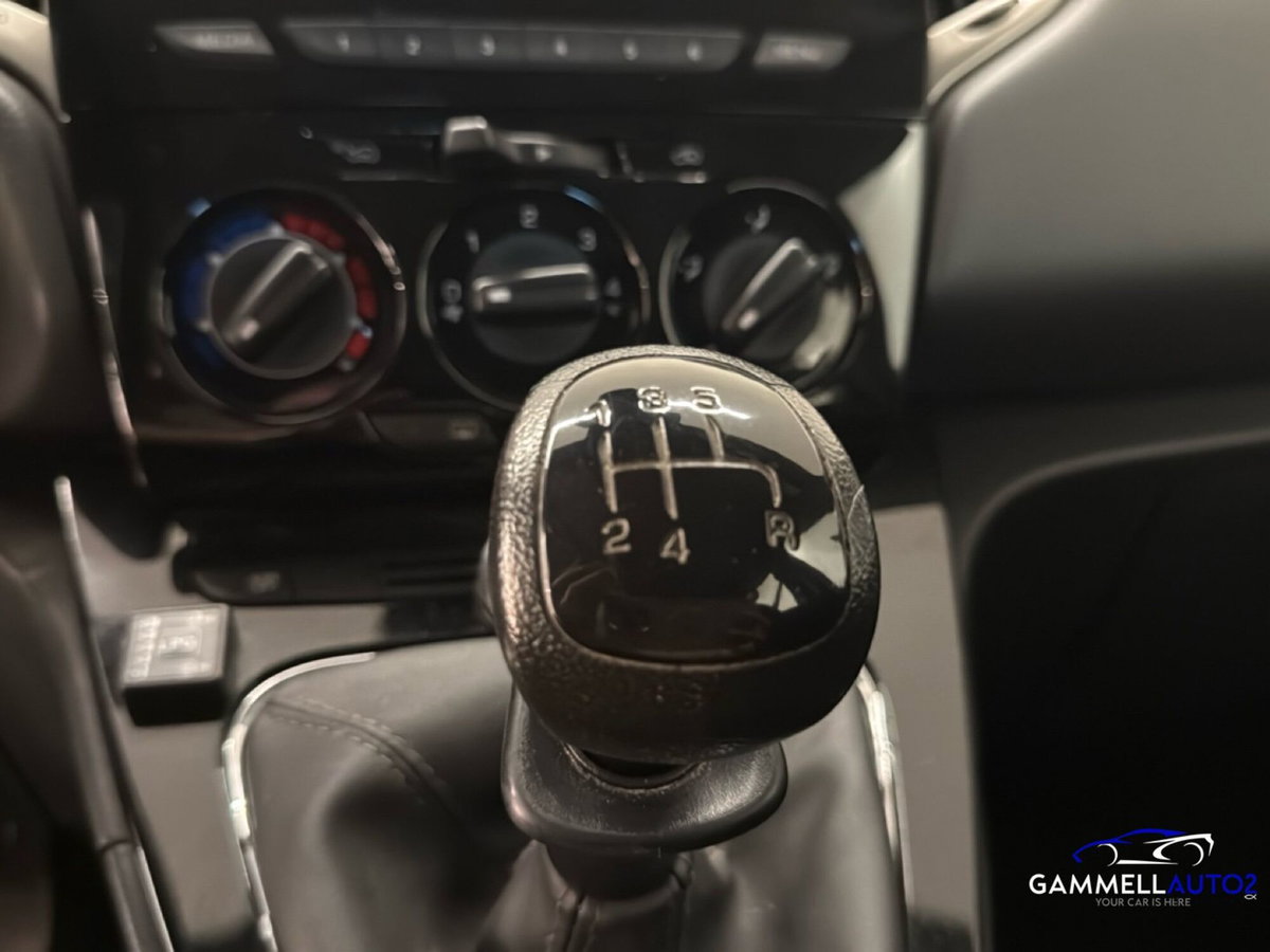 Lancia Ypsilon 1.2 69 CV 5 porte GPL Ecochic Alberta Ferretti (18)