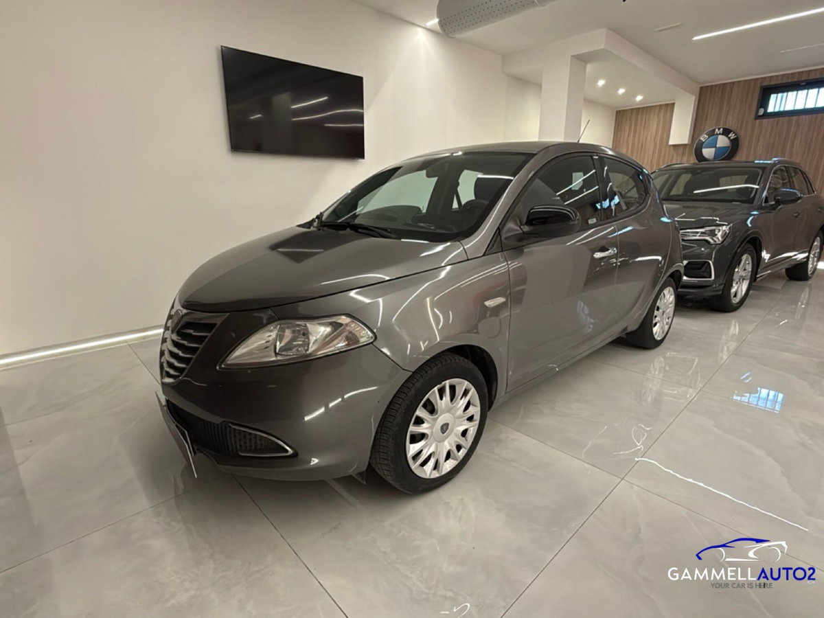 Lancia Ypsilon 1.2 69 CV 5 porte GPL Ecochic Alberta Ferretti (2)