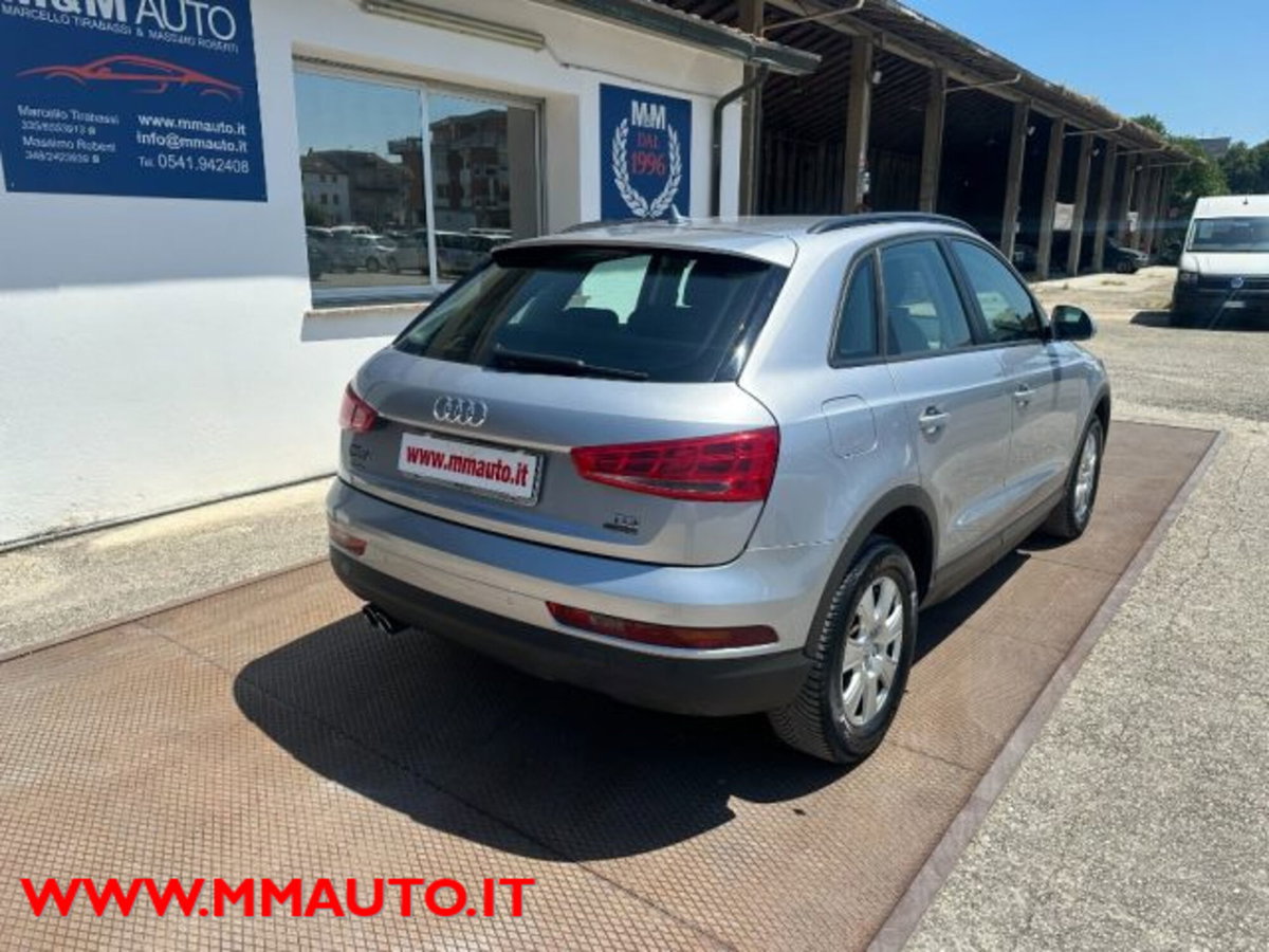 Audi Q3 2.0 TDI 150 CV quattro Business (6)
