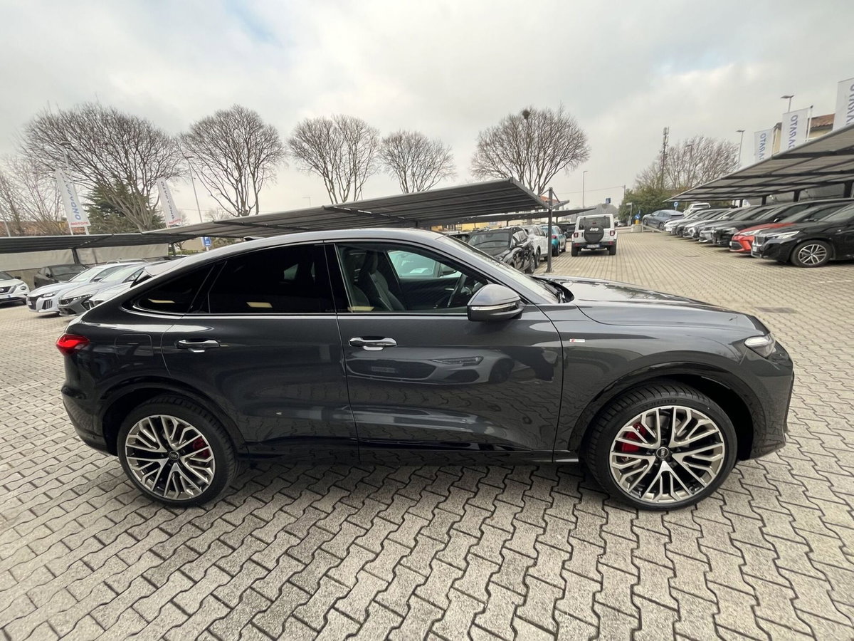 Audi Q5 Sportback 2.0 tdi mhev+ S line edition quattro 204cv s-tronic (3)