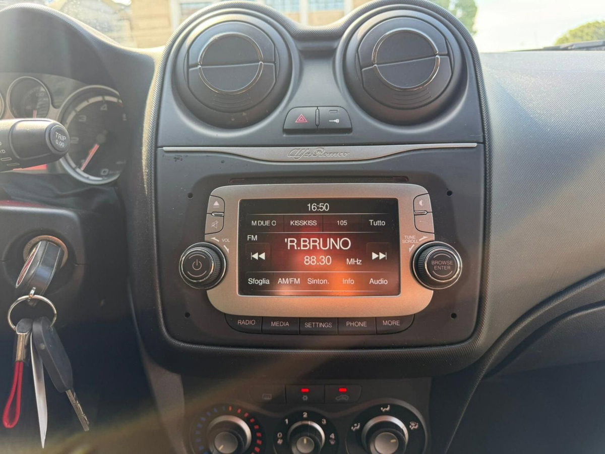 Alfa Romeo MiTo 1.3 JTDm 85 CV S&S Distinctive (15)