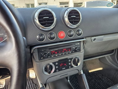 Audi TT RS Roadster 2.5 TFSI quattro (15)